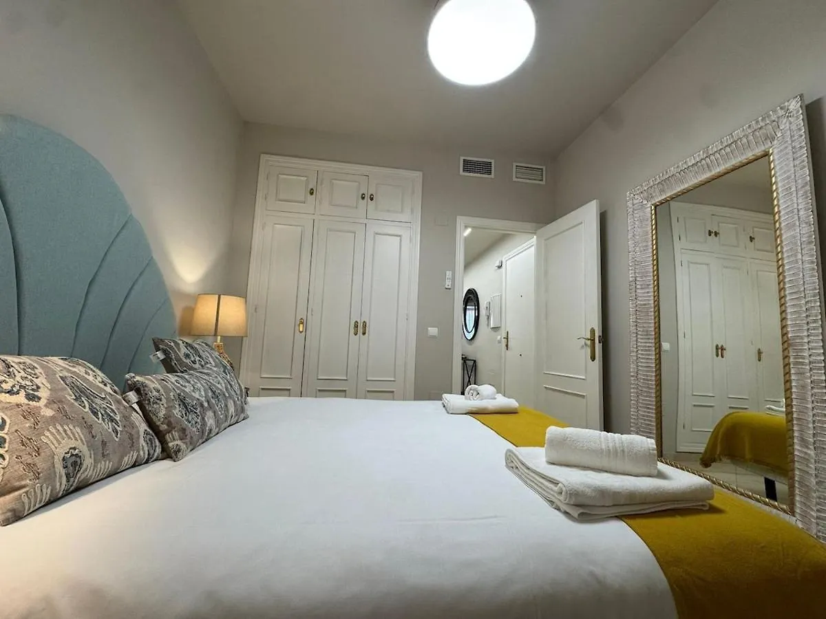 Centrally Located Flat In Malaga - Capuchinos Spain
